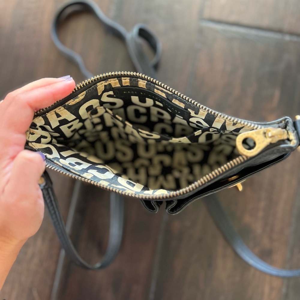 MARC BY MARC JACOBS Leather Crossbody Bag - Picture 6 of 10